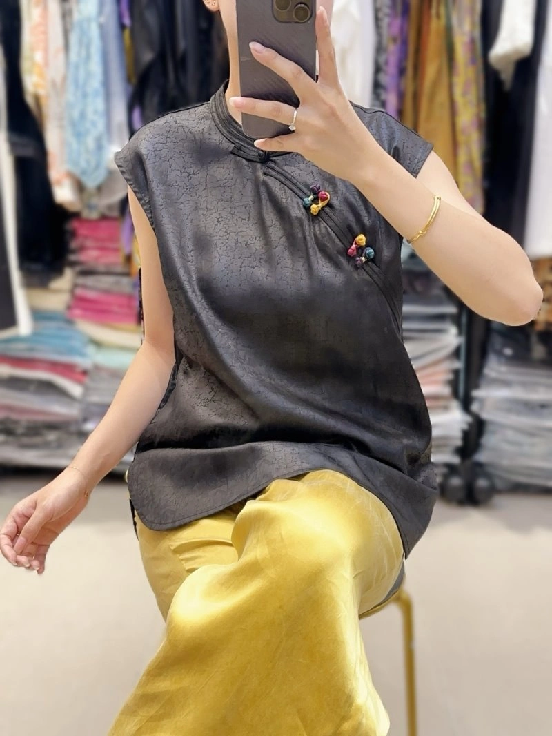 Contemporary Chanel T-Shirts 110178
