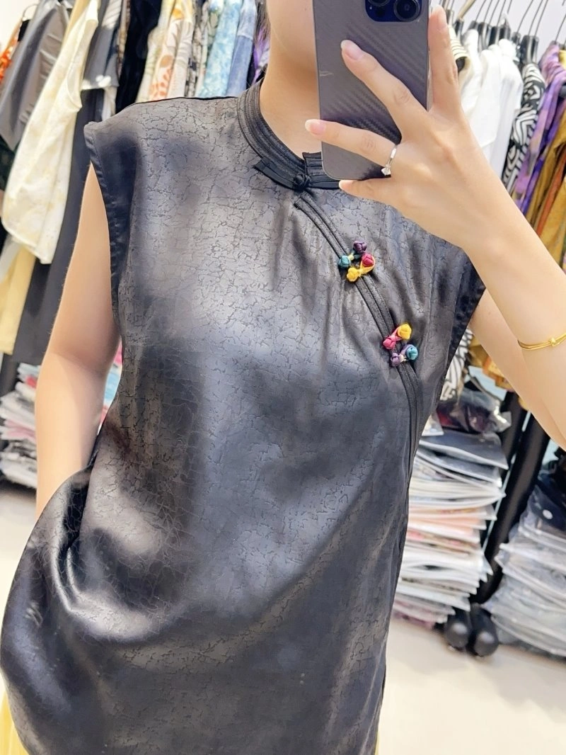 Contemporary Chanel T-Shirts 110178