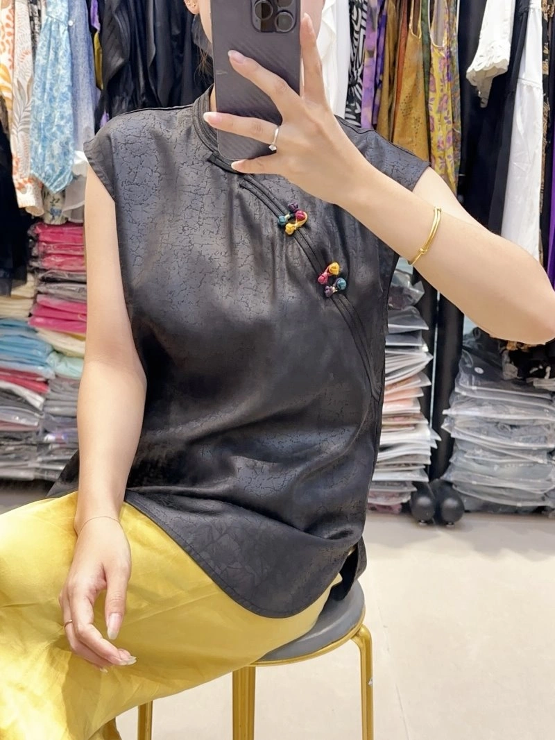 Contemporary Chanel T-Shirts 110178