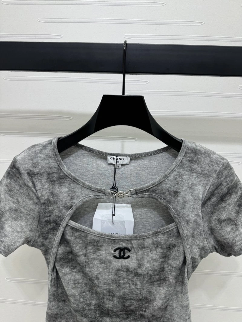 Flexible Chanel T-Shirts 110162