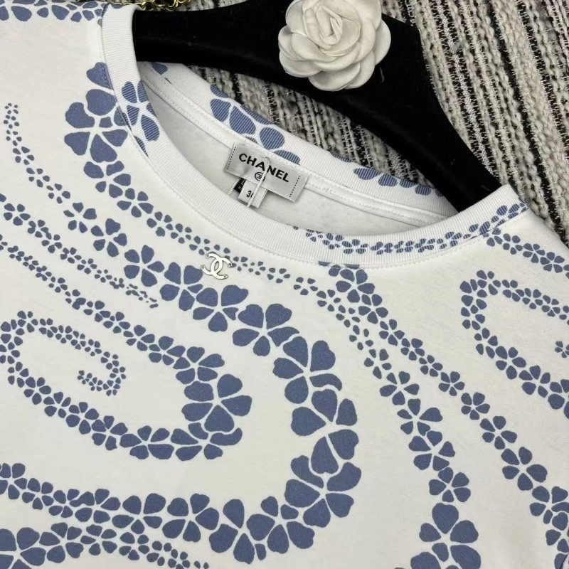 Chanel T-Shirts Lightweight 110164