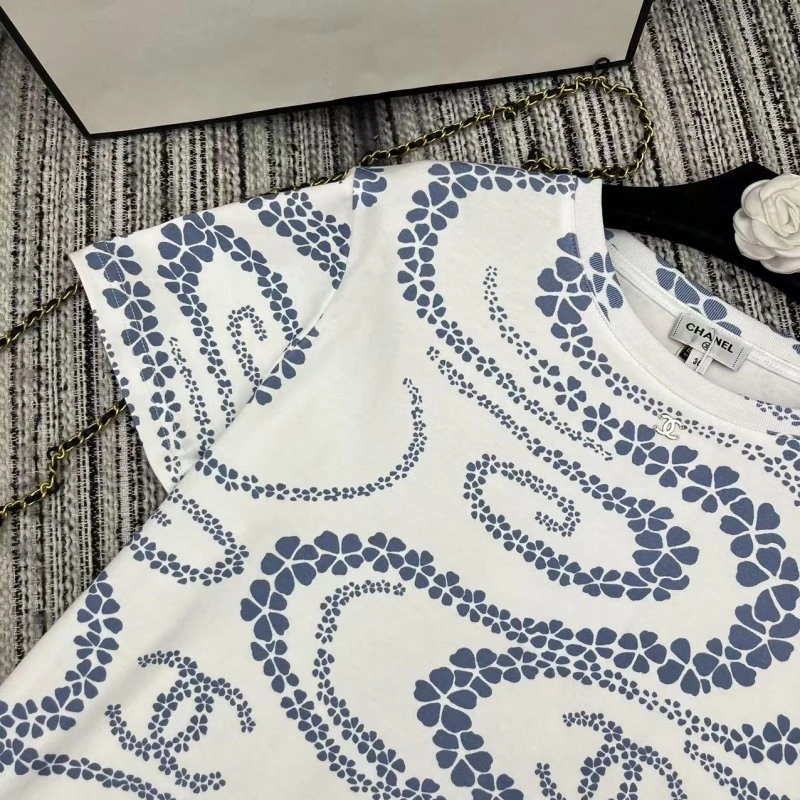 Chanel T-Shirts Lightweight 110164