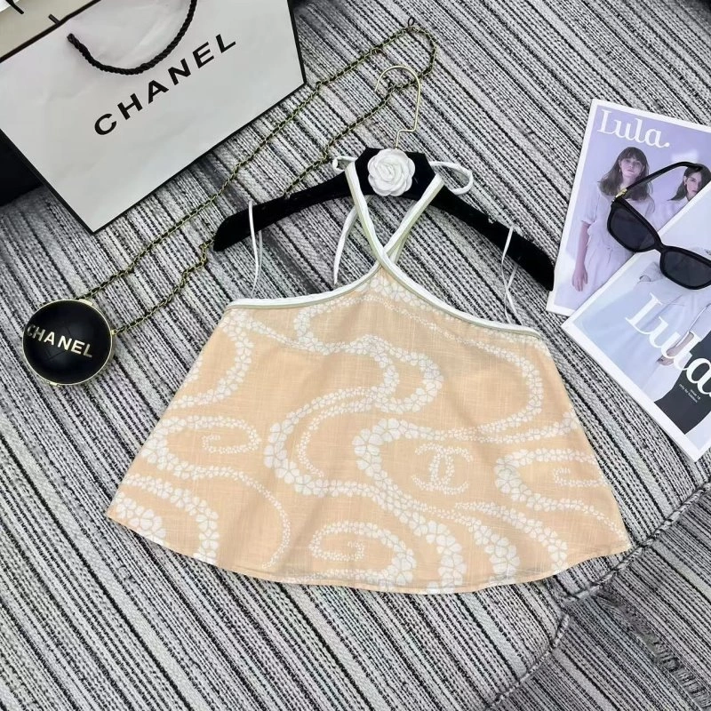 Lightweight Chanel T-Shirts 110165