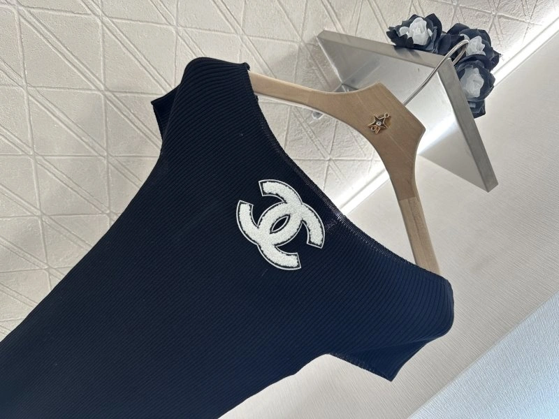Fashionable Chanel T-Shirts 110156
