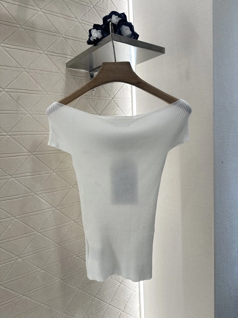 UrbanChic Chanel T-Shirts 110180