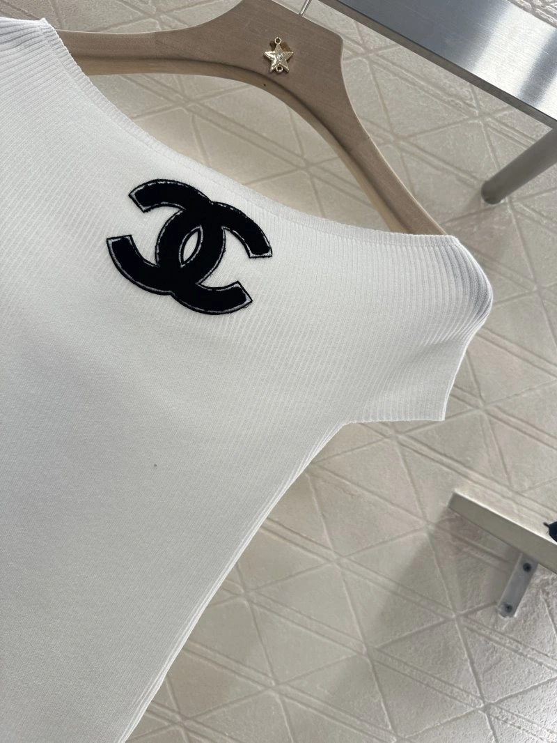 UrbanChic Chanel T-Shirts 110180