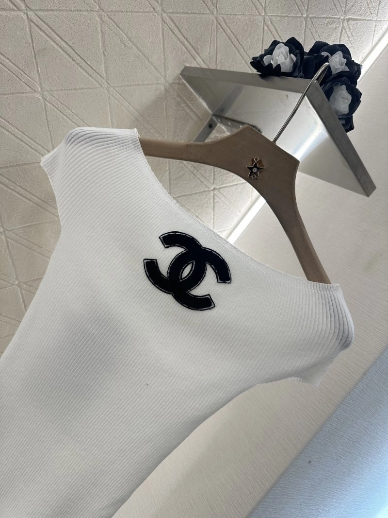 UrbanChic Chanel T-Shirts 110180