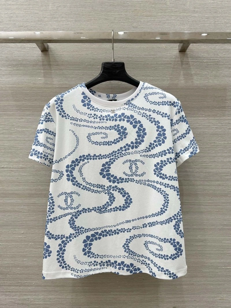 Chanel T-Shirts Sleek 110154