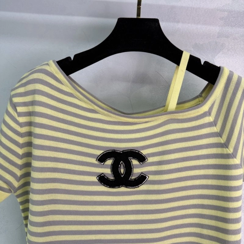 Chanel T-Shirts Durable 110148