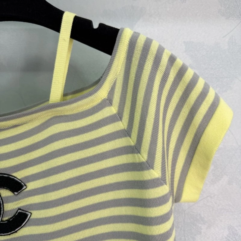 Chanel T-Shirts Durable 110148