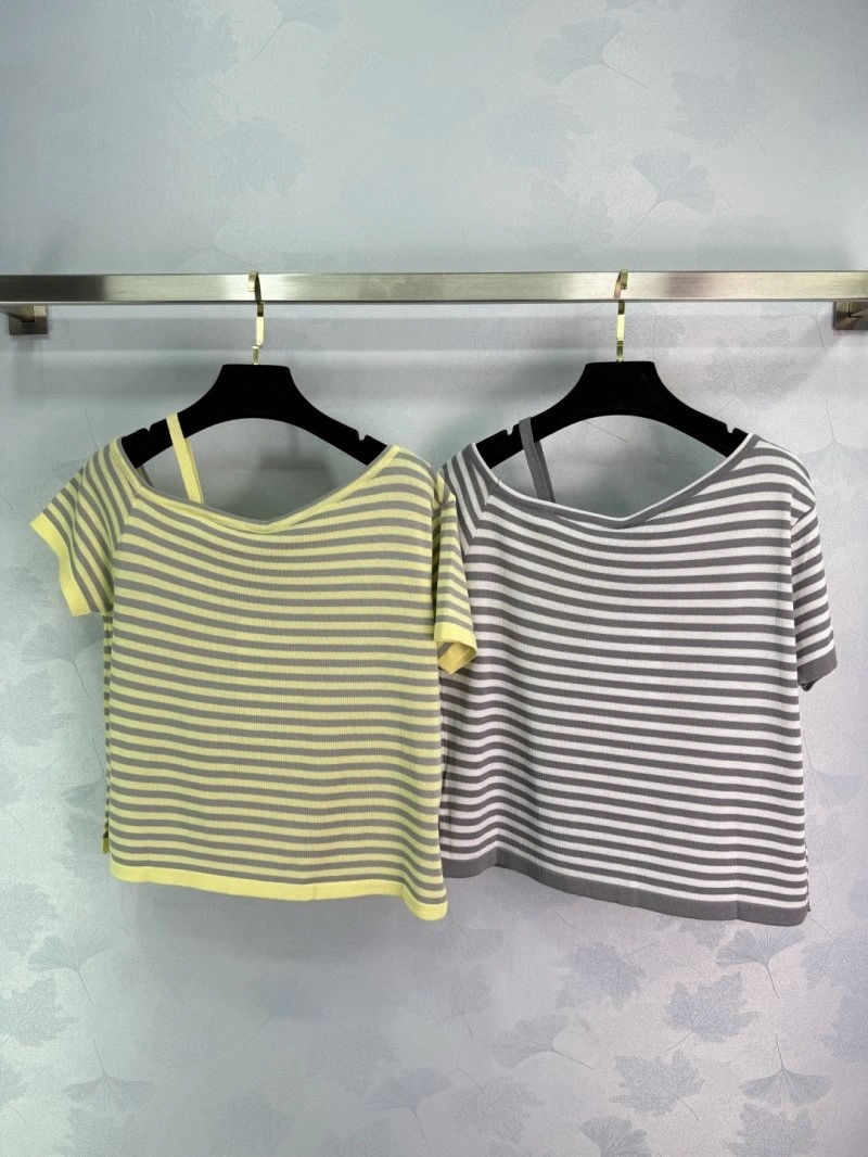 Chanel T-Shirts Durable 110148