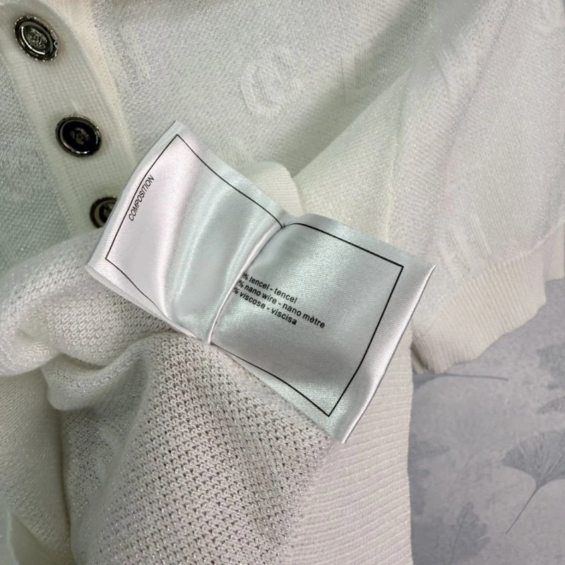 Reliable Chanel T-Shirts 110138