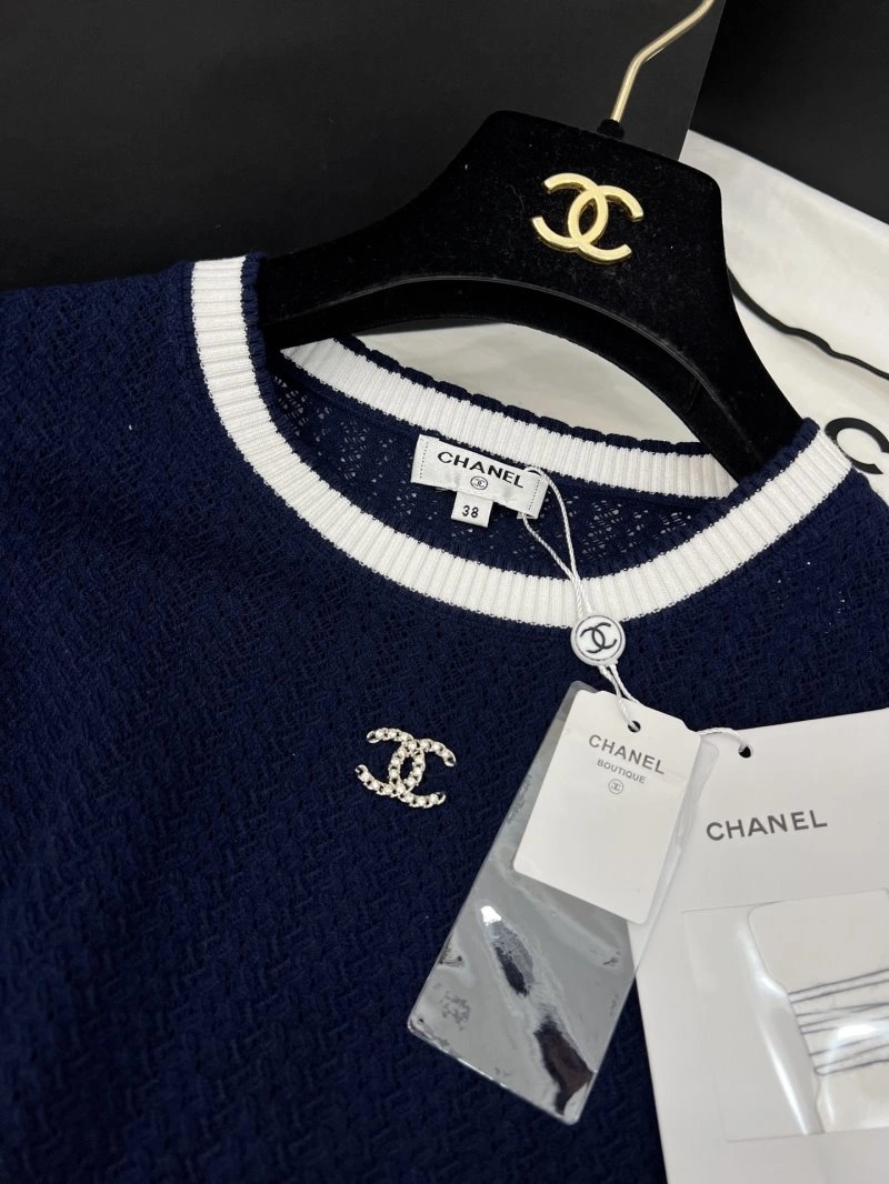 Flexible Chanel T-Shirts 110132