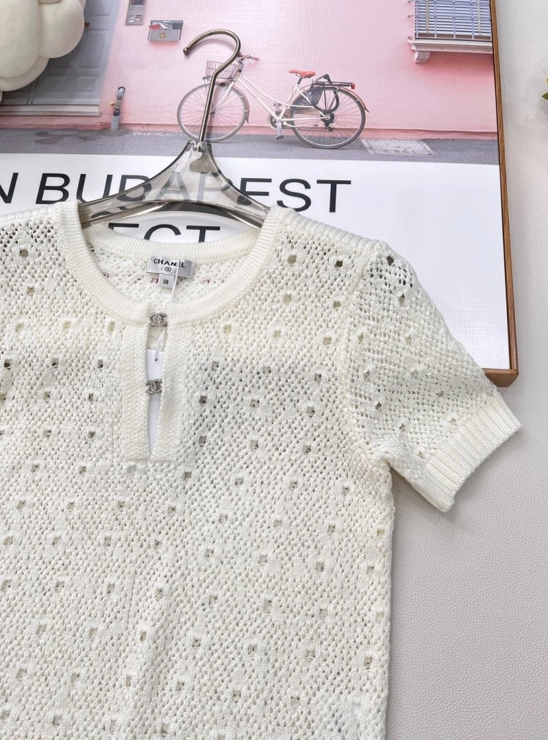 Sporty Chanel T-Shirts 107991