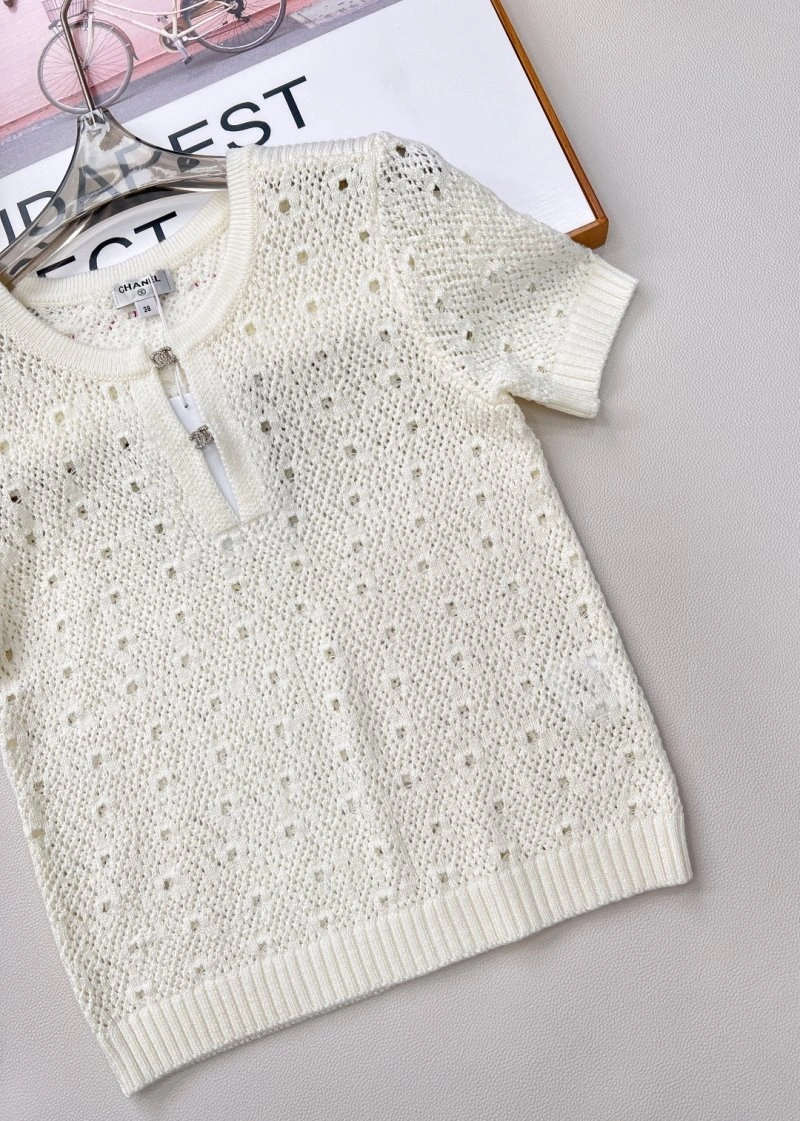 Sporty Chanel T-Shirts 107991