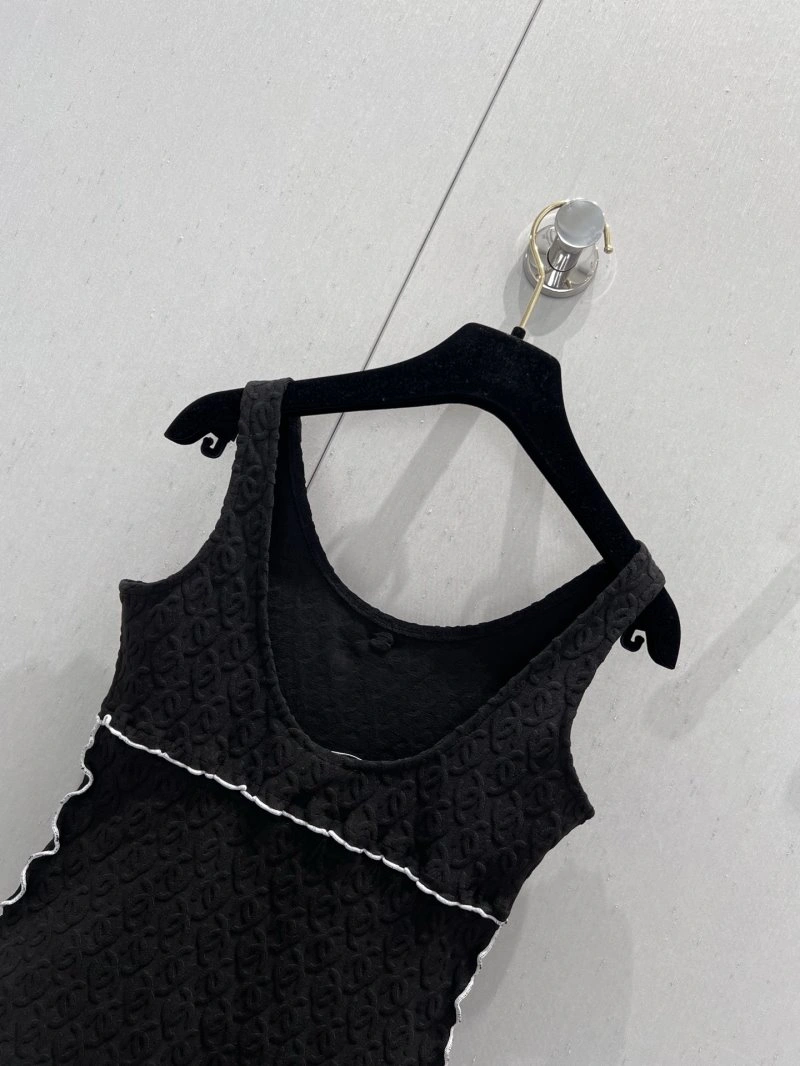 Stretchable Chanel T-Shirts 107990