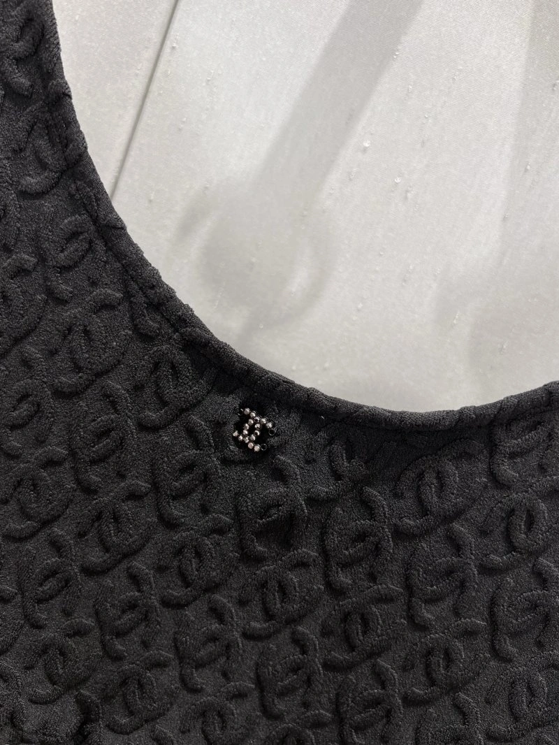 Stretchable Chanel T-Shirts 107990