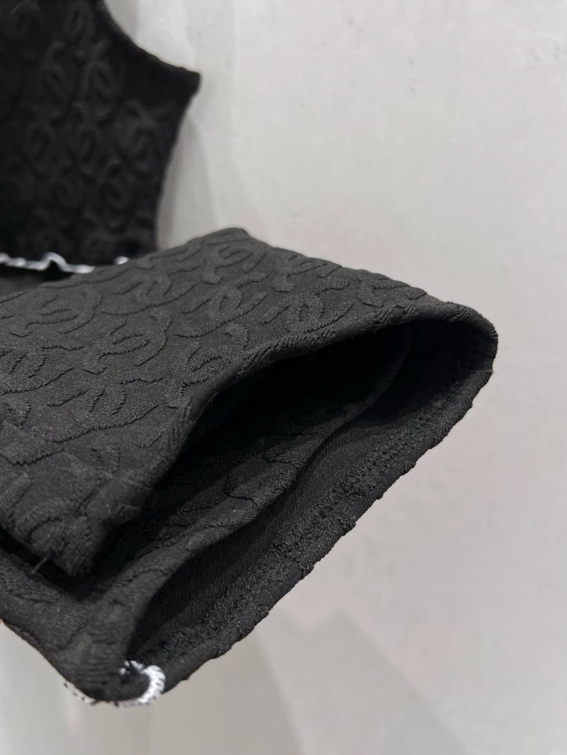 Stretchable Chanel T-Shirts 107990