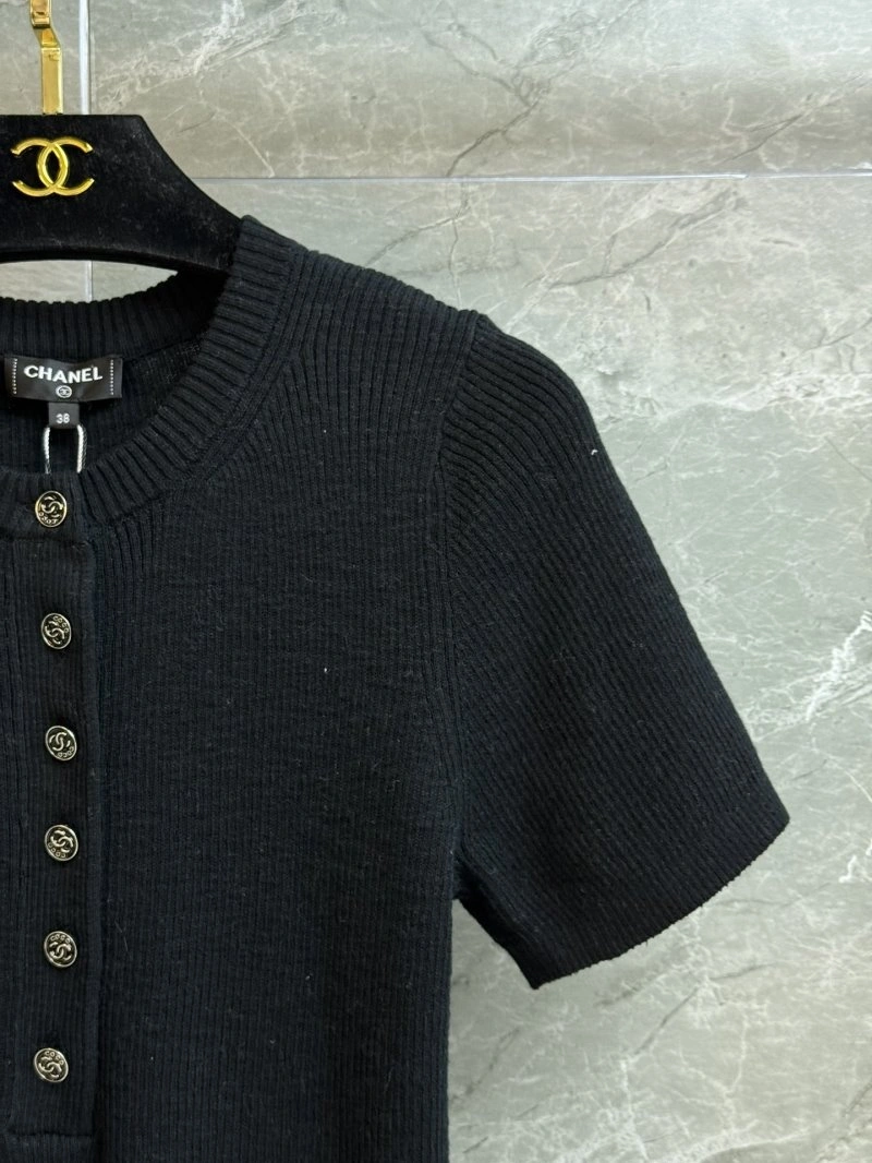 Chanel T-Shirts Practical 107971