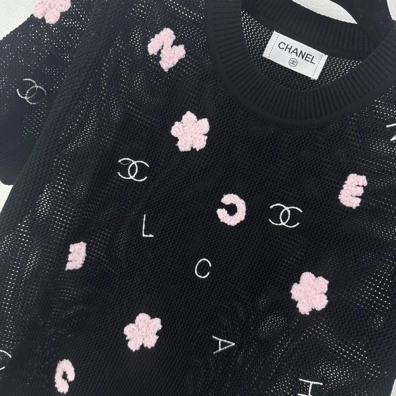 Trendsetting Chanel T-Shirts 107982