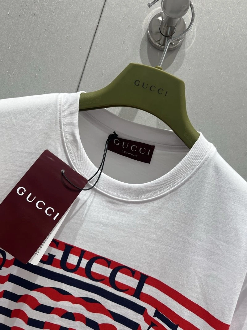 RelaxedFit Chanel T-Shirts 107964