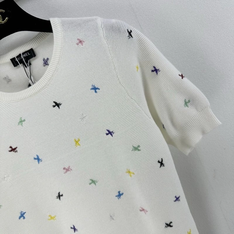 Vibrant Chanel T-Shirts 107935
