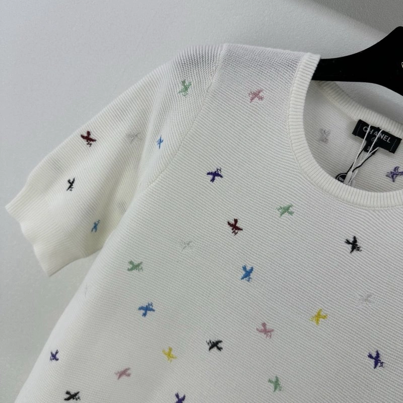 Vibrant Chanel T-Shirts 107935