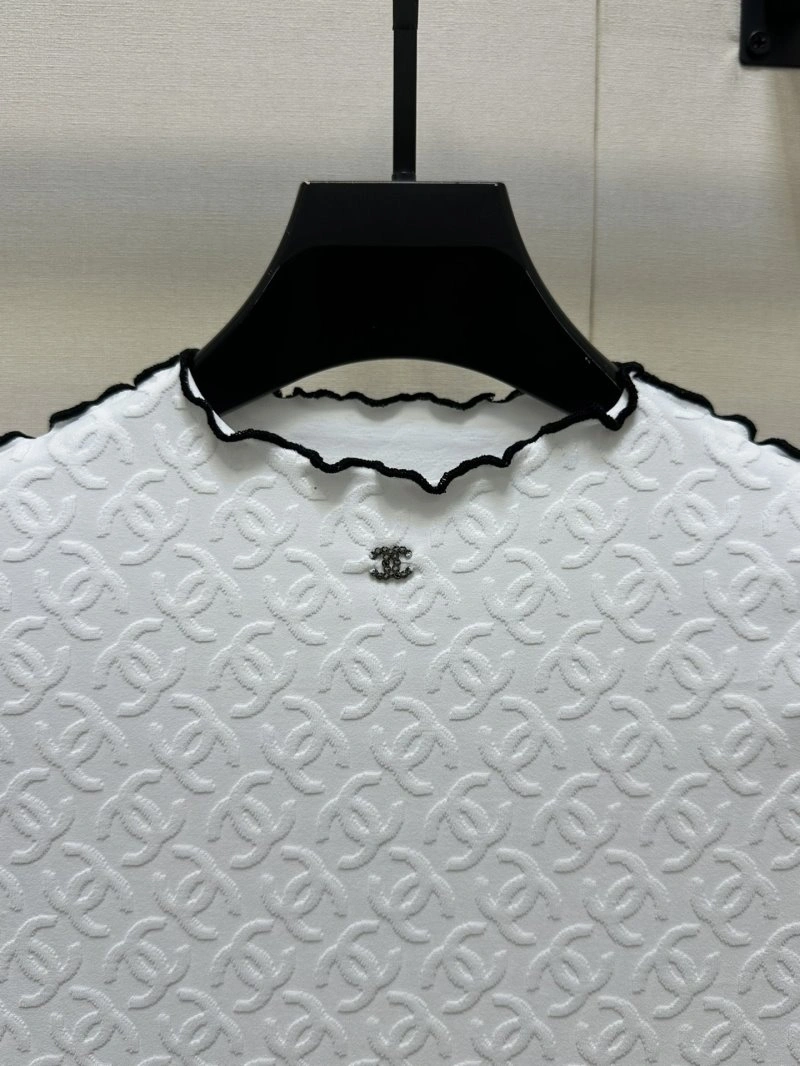 Chic Chanel T-Shirts 107957