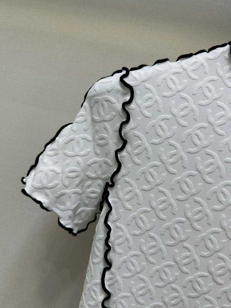 Chic Chanel T-Shirts 107957