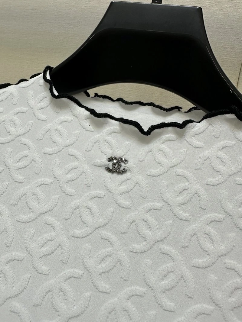 Chic Chanel T-Shirts 107957
