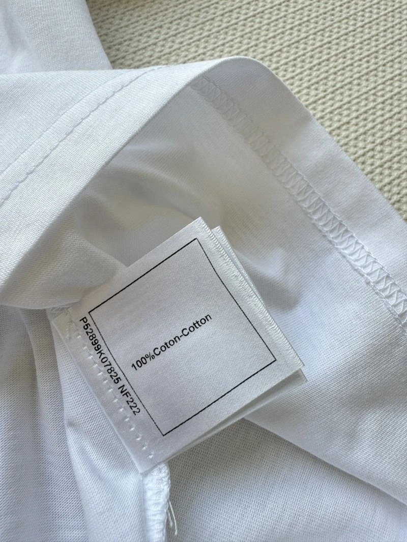 WaterResistant Chanel T-Shirts 107930