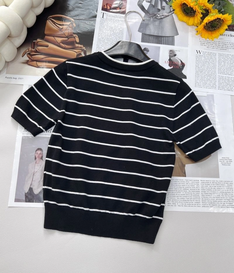 Trendsetting Chanel T-Shirts 107950