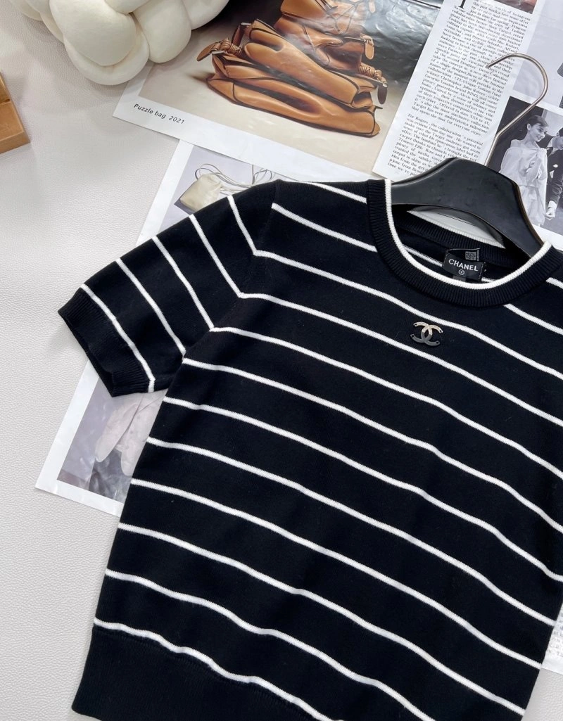 Trendsetting Chanel T-Shirts 107950
