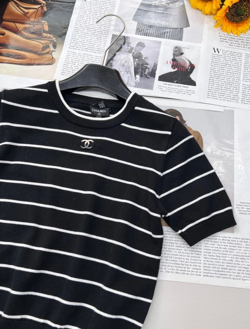 Trendsetting Chanel T-Shirts 107950