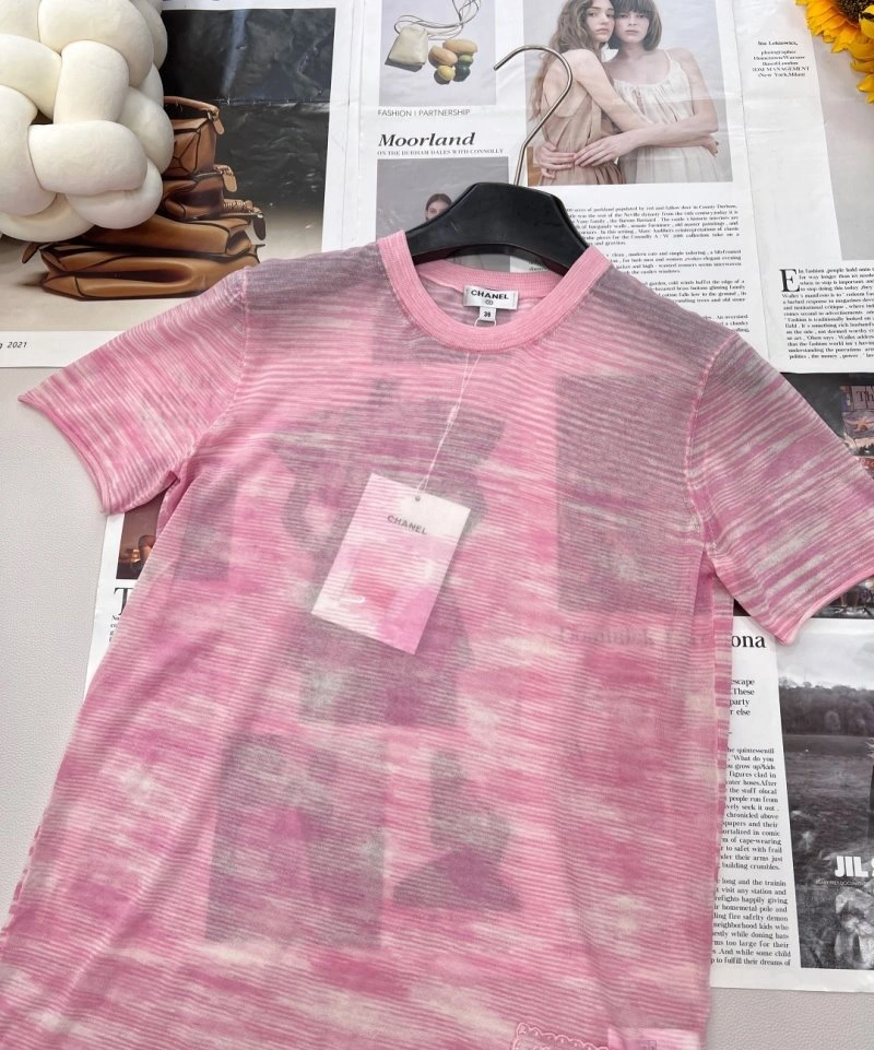 Neat Chanel T-Shirts 107917