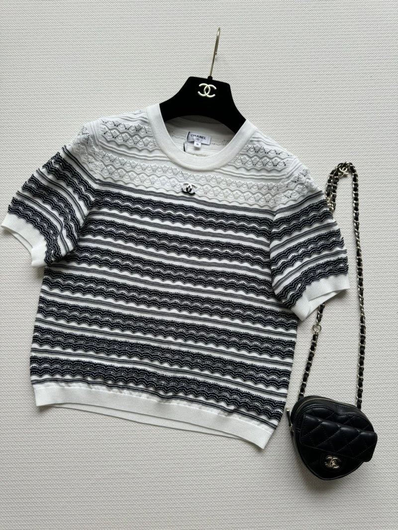 Chanel T-Shirts Lightweight 107883