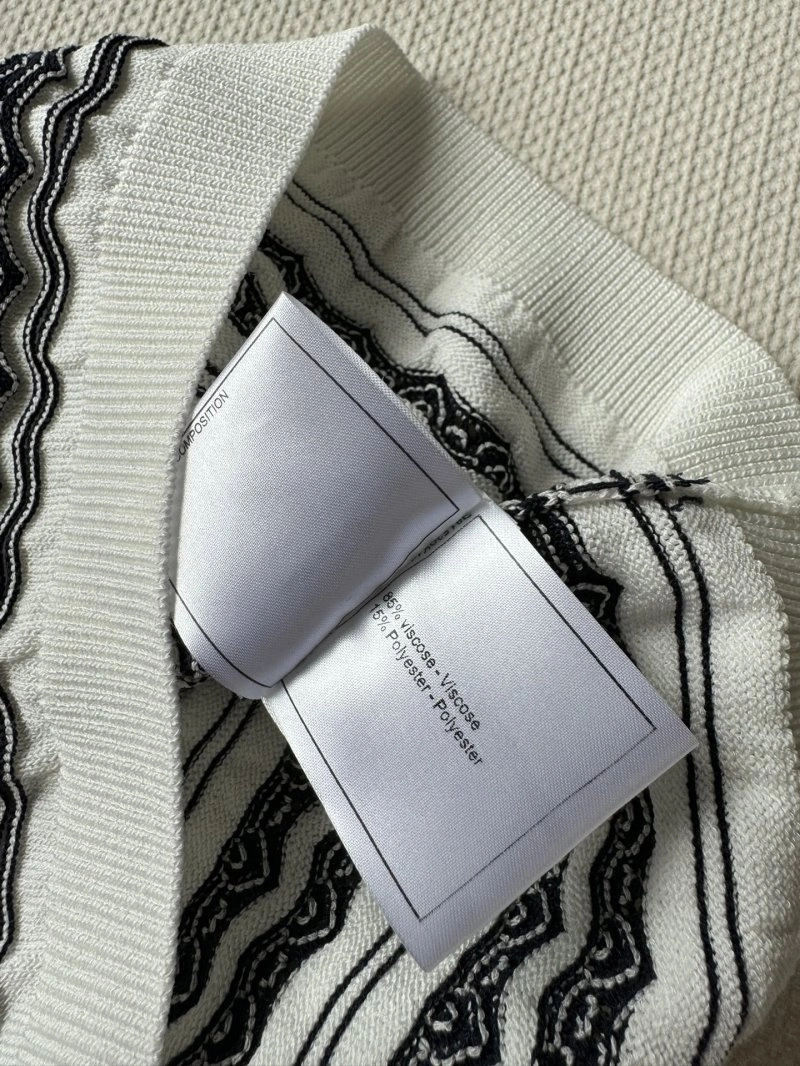 Chanel T-Shirts Lightweight 107883