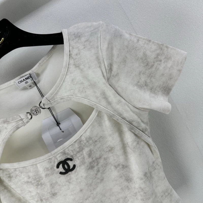 Chanel T-Shirts Casual 107872