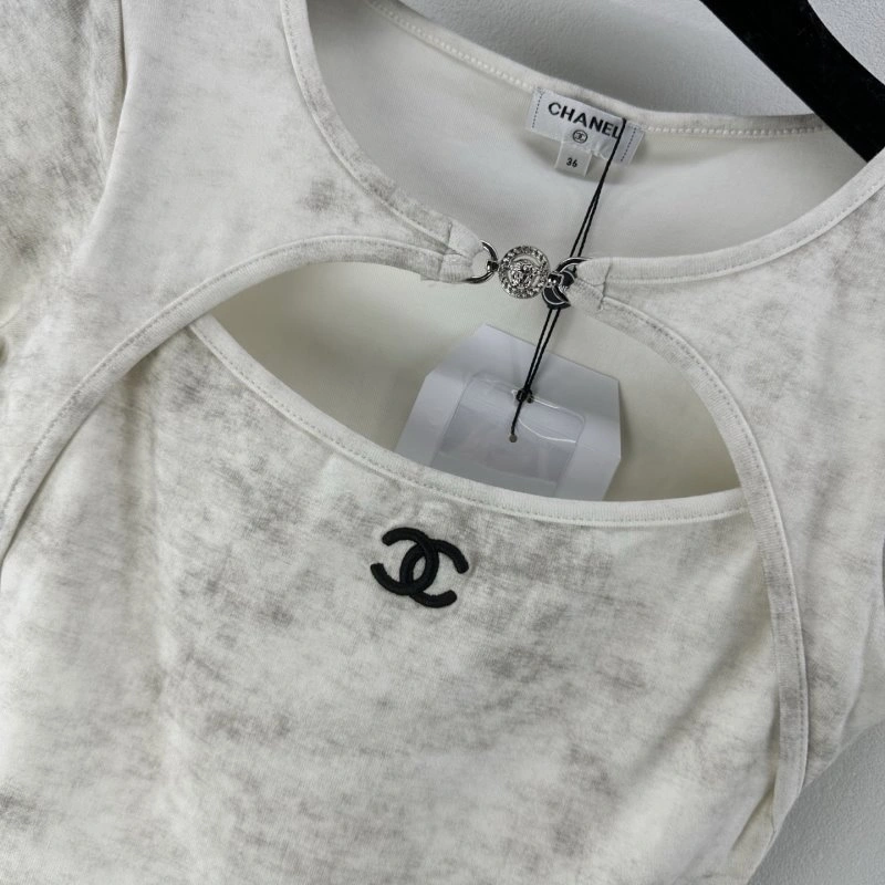 Chanel T-Shirts Casual 107872