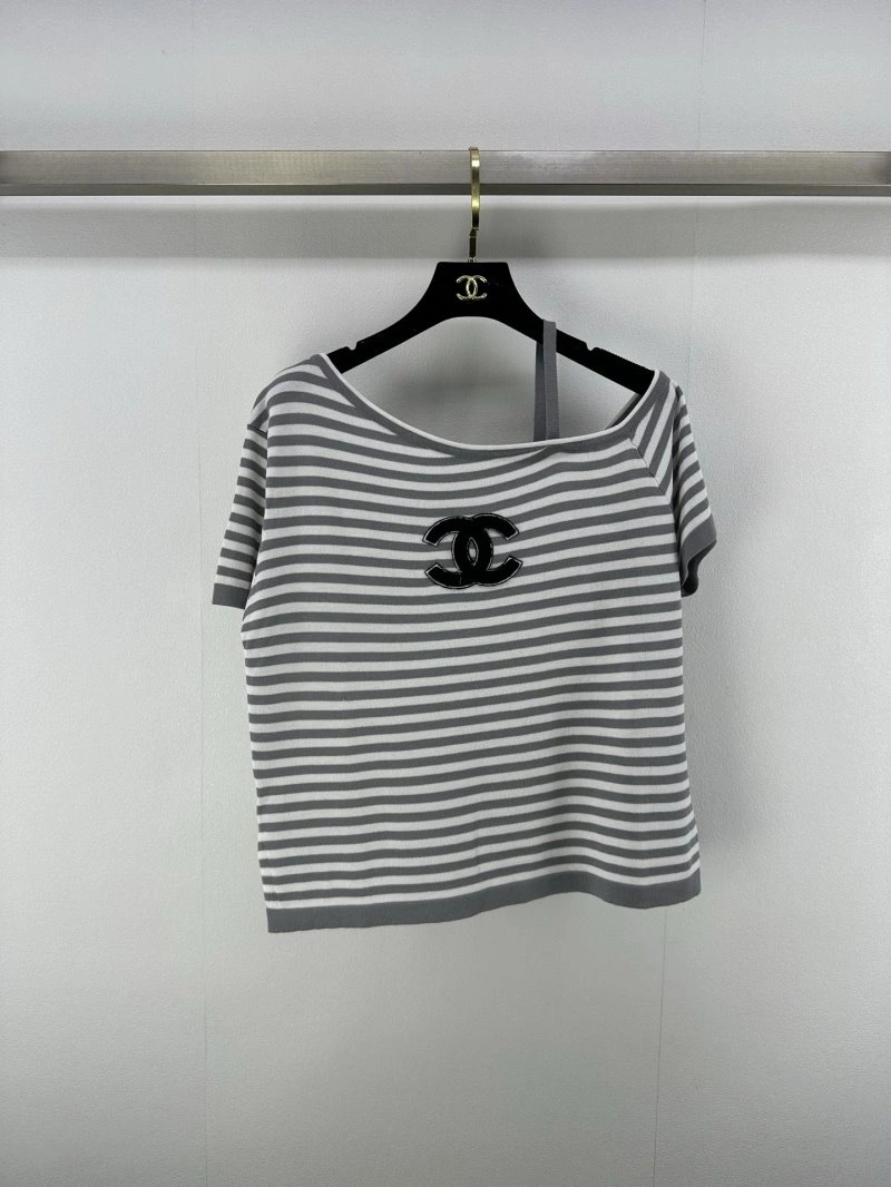 Lightweight Chanel T-Shirts 107862