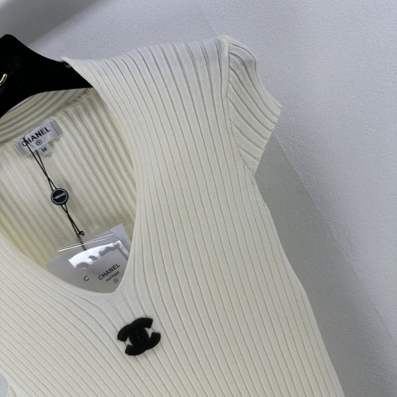 Tailored Chanel T-Shirts 107868