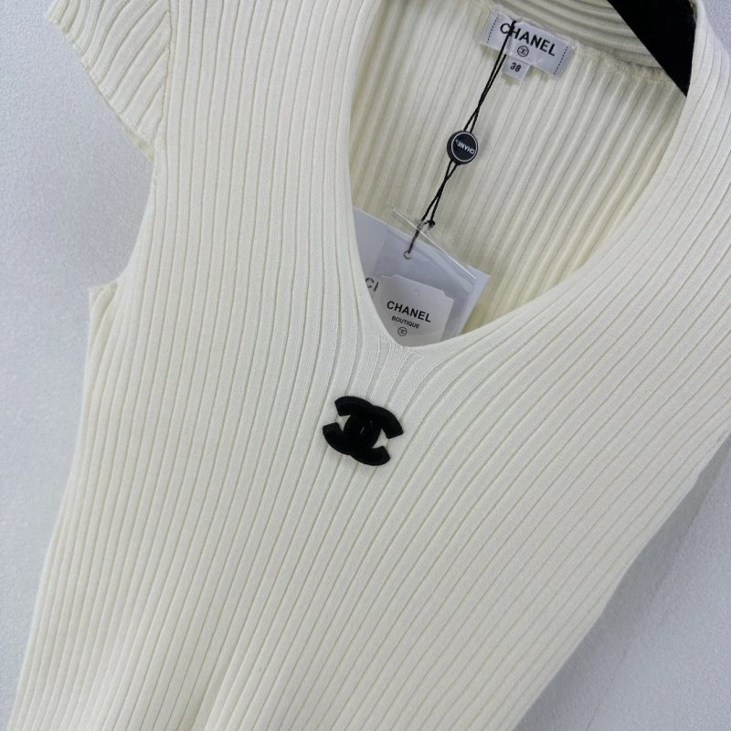 Tailored Chanel T-Shirts 107868