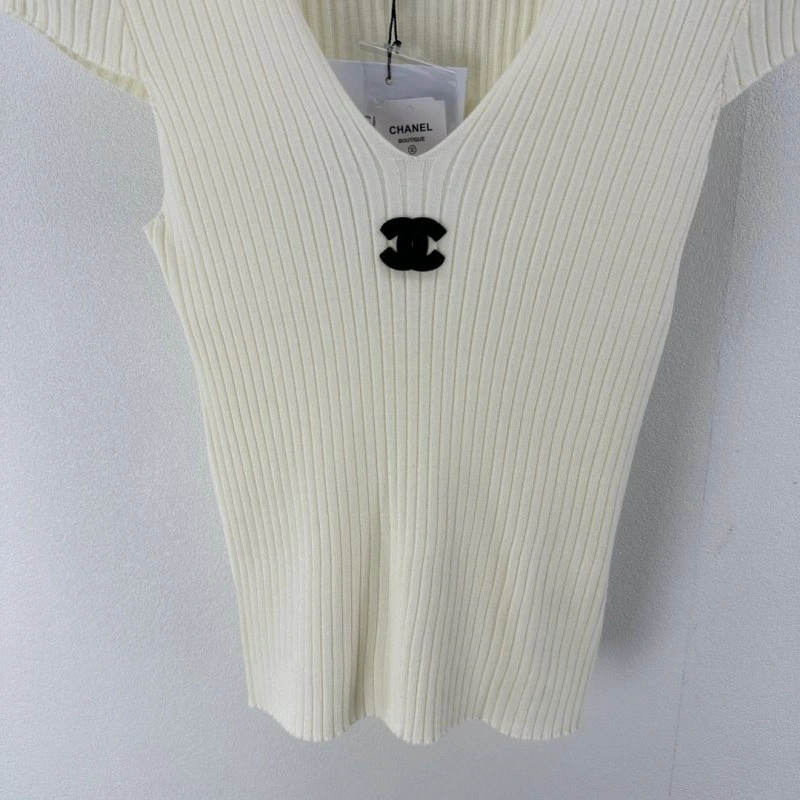 Tailored Chanel T-Shirts 107868