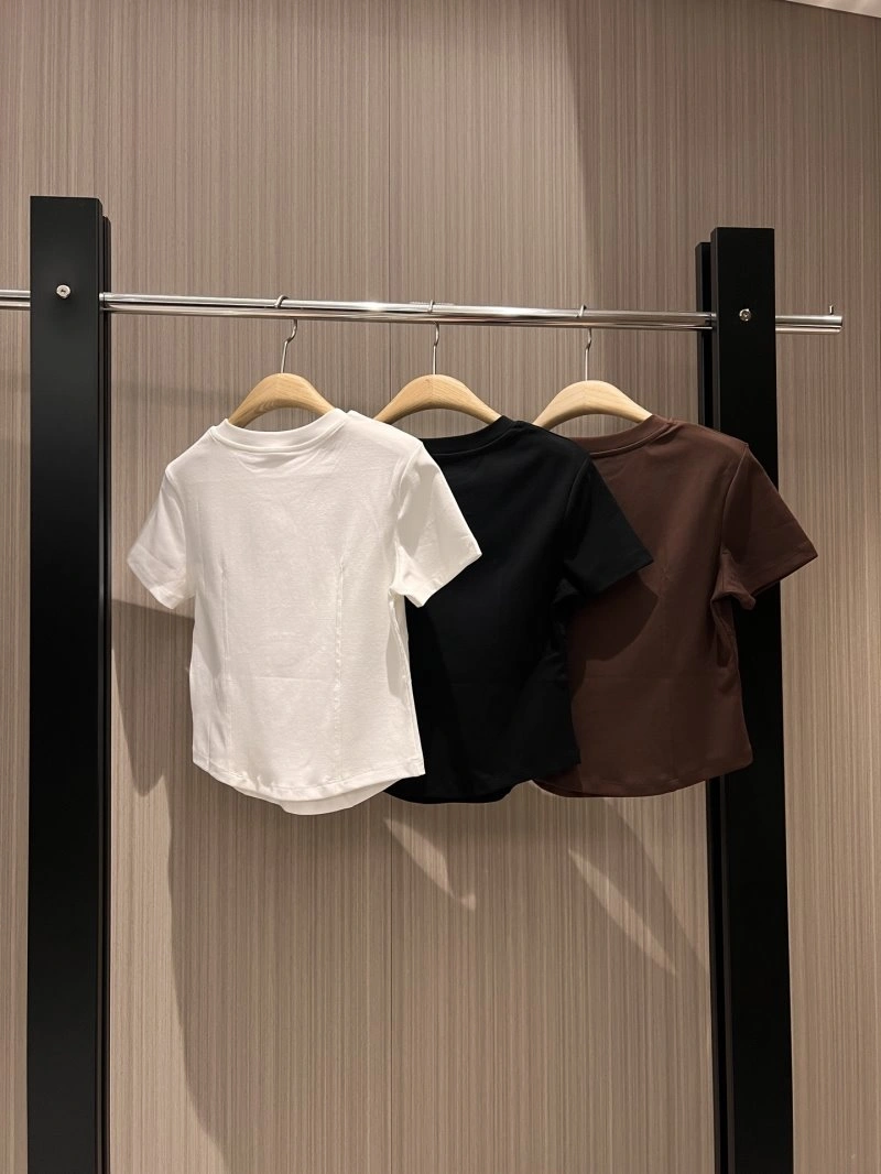 Minimalist Chanel T-Shirts 107828