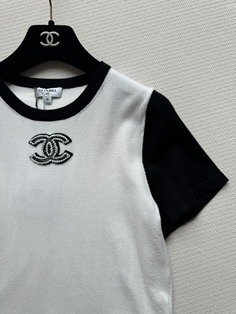 Classic Chanel T-Shirts 107802