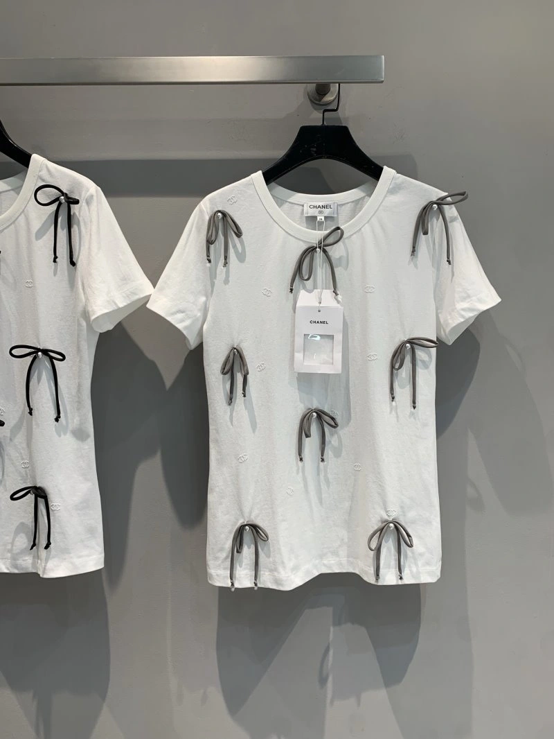 Chanel T-Shirts Lightweight 107815