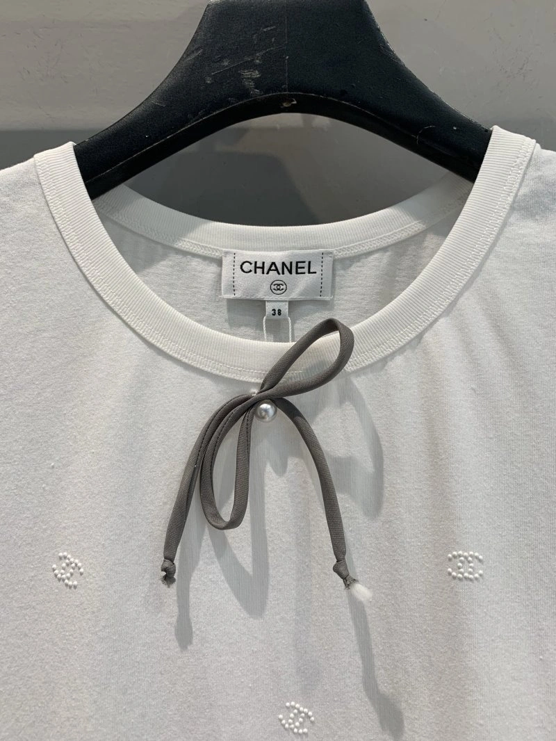 Chanel T-Shirts Lightweight 107815