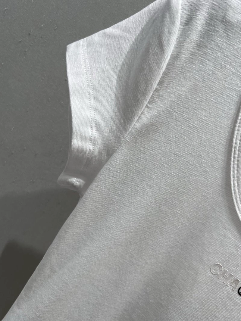 Chanel T-Shirts Snug 107808