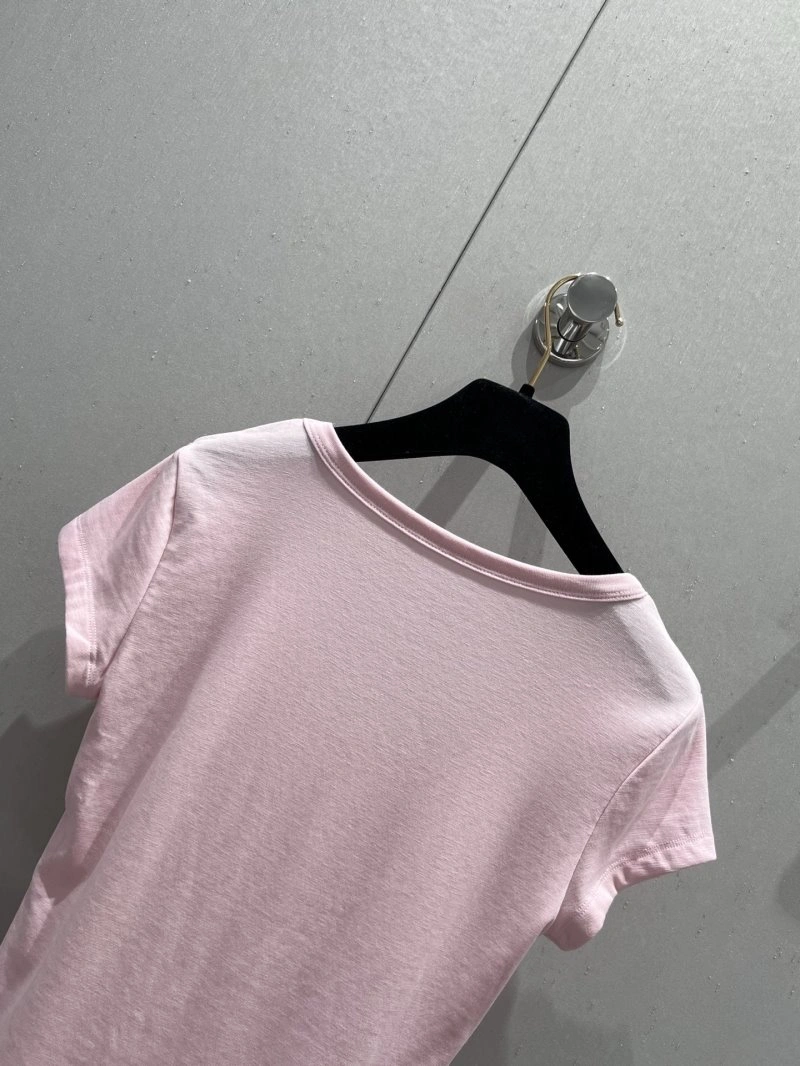 Versatile Chanel T-Shirts 107795