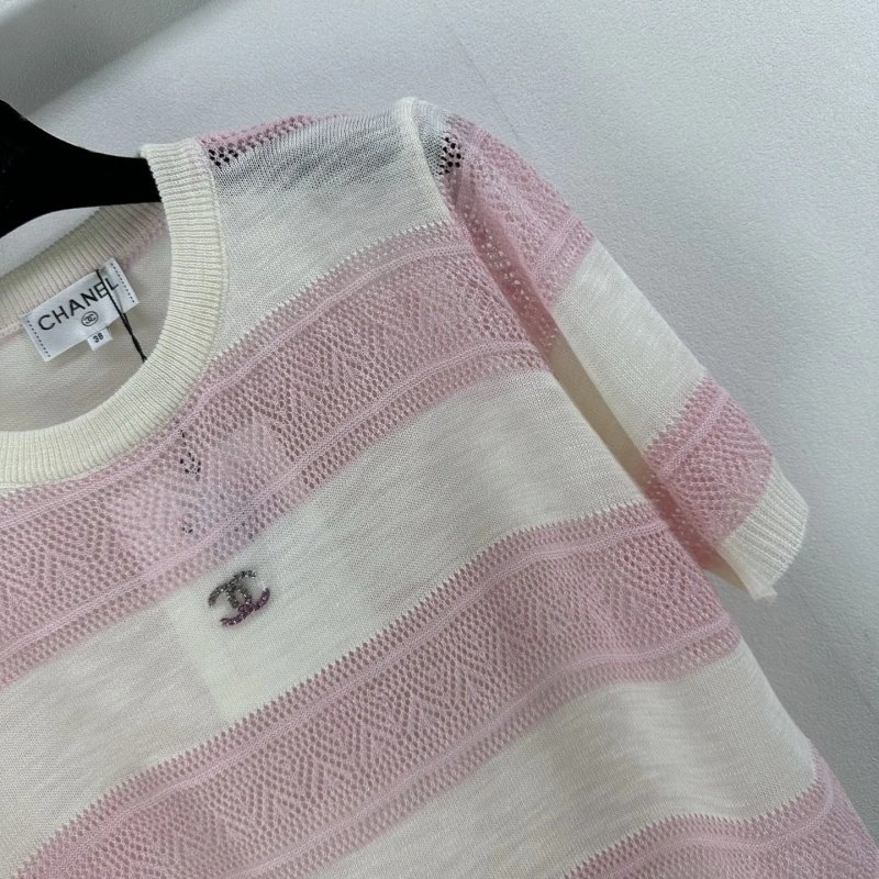 Chanel T-Shirts Versatile 107797